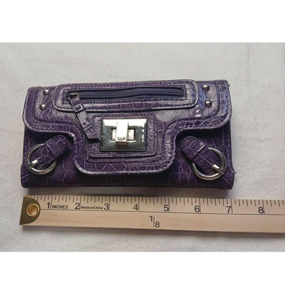 Icing Purple Croc Embossed Faux Leather Y2K Wallet Twist Lock Buckle Detail